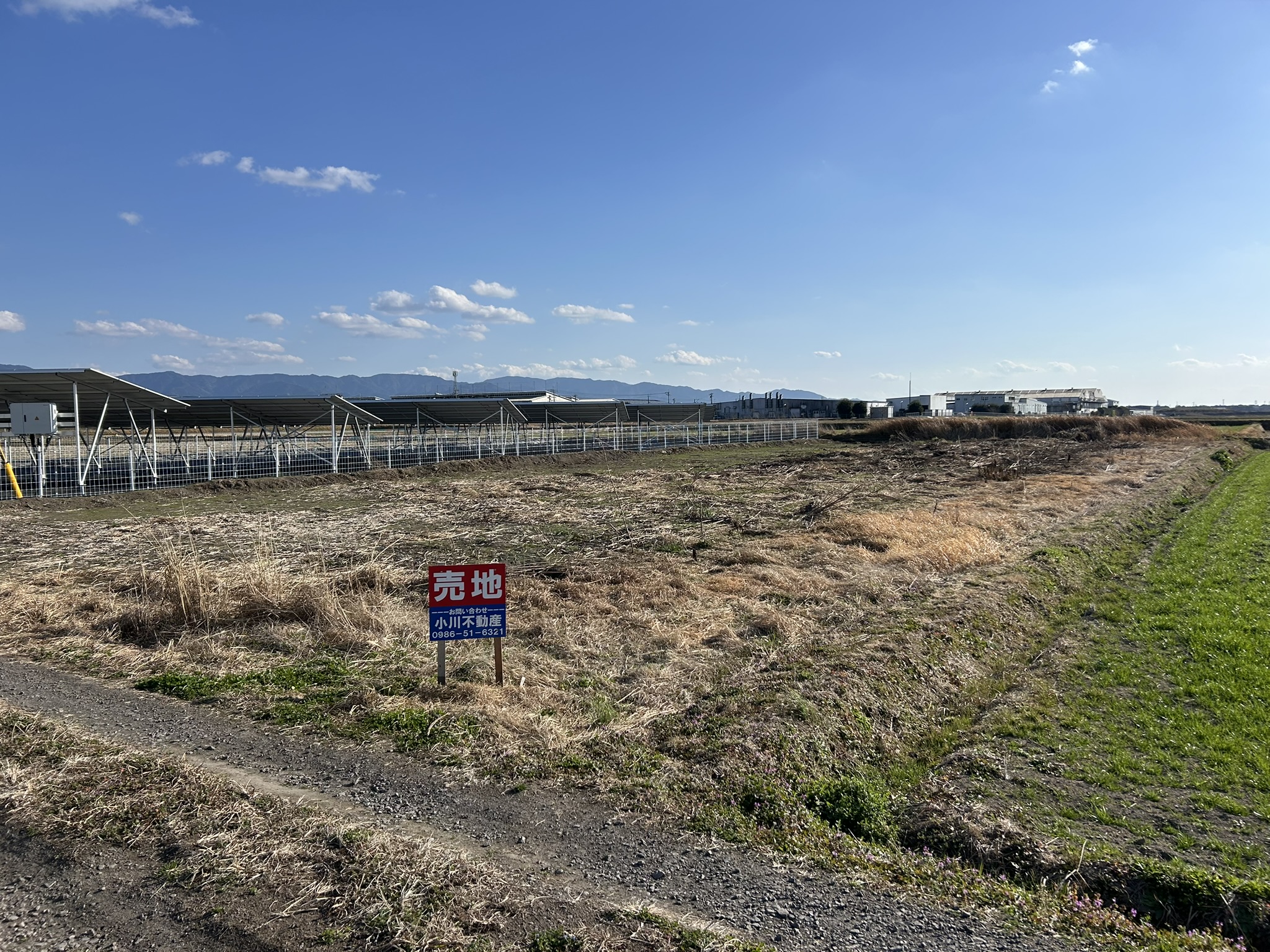 ★高城町穂満坊・約300坪の売地!資材置場向け★